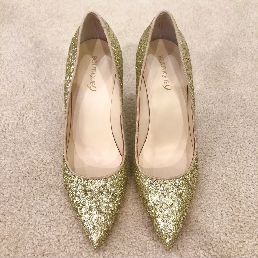 Boutique 9 Gold Pumps Size 8.5